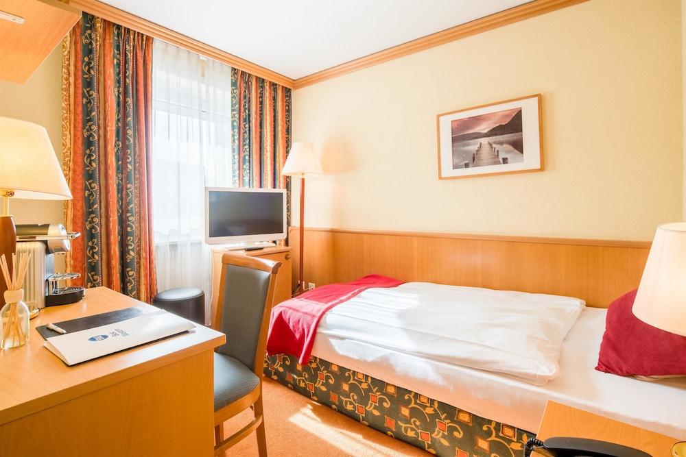 Hotel Rallye & Entrees Aux Bains De La Gruyere Bulle Bagian luar foto