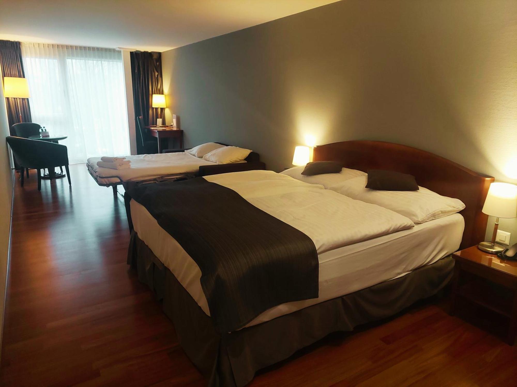 Hotel Rallye & Entrees Aux Bains De La Gruyere Bulle Bagian luar foto