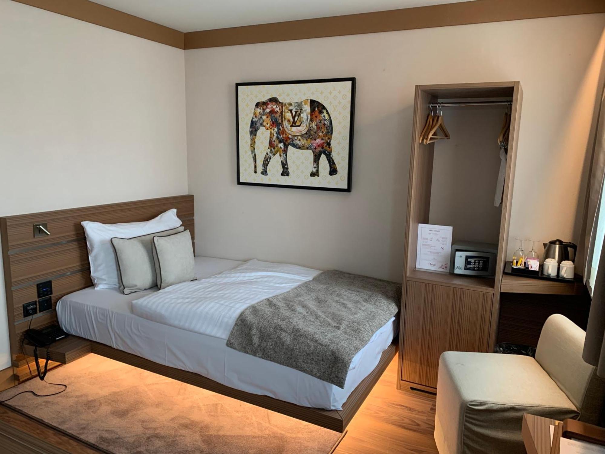 Hotel Rallye & Entrees Aux Bains De La Gruyere Bulle Bagian luar foto