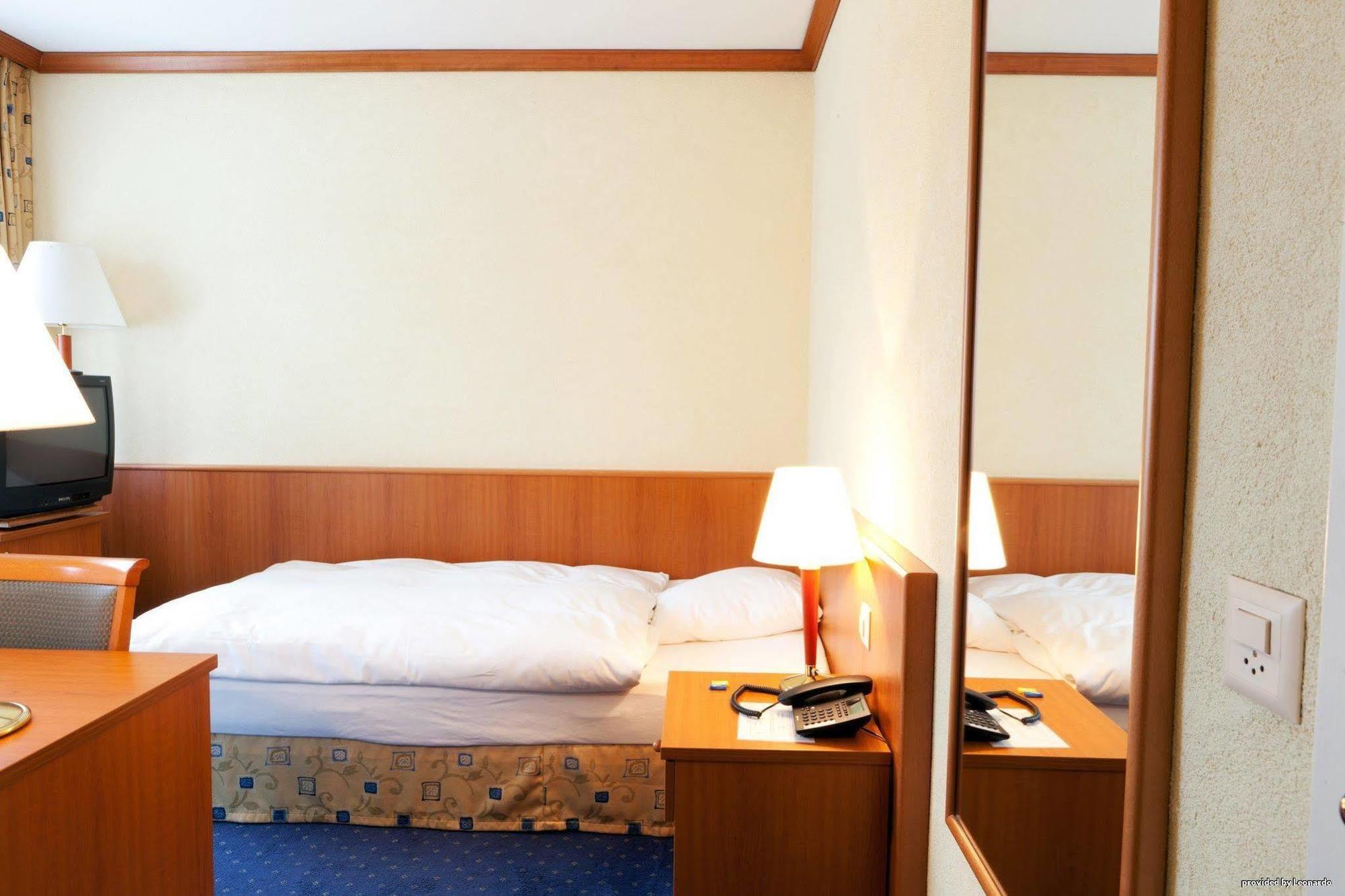 Hotel Rallye & Entrees Aux Bains De La Gruyere Bulle Bagian luar foto